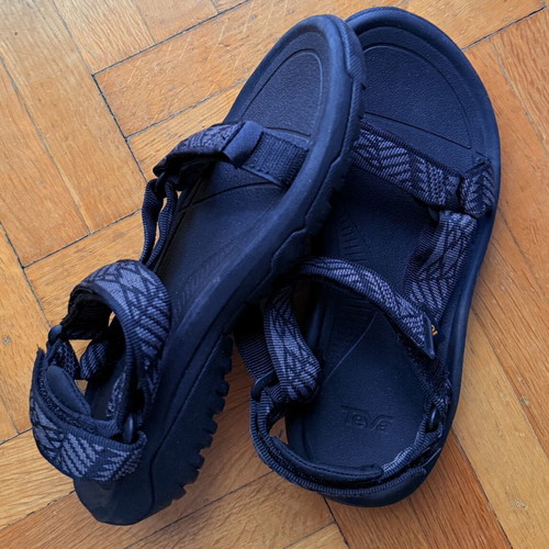 Teva Hurricane XLT3 sandals new, size 38, blue and purple