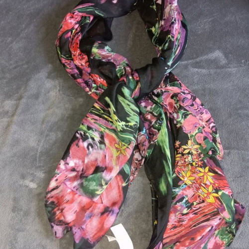 Desigual scarf new with tags 90/180 cm