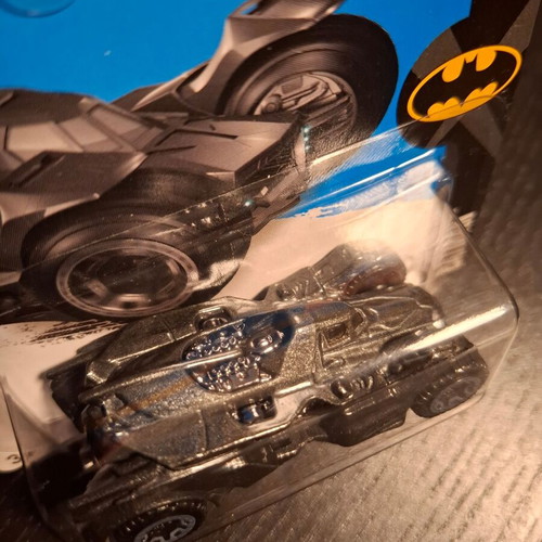 Batman Arkham Knight Batmobile Hot Wheels 2016