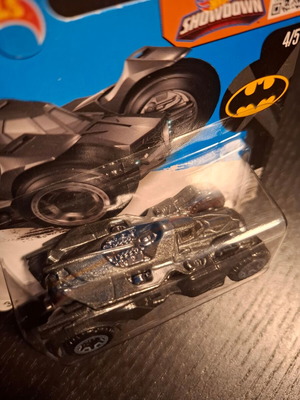 Batman Arkham Knight Batmobile Hot Wheels 2016