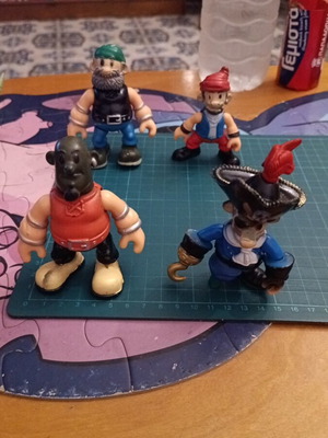 Pirate Island vintage pirate figures, Keenway Toys