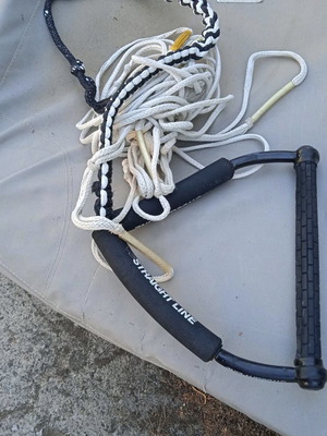 Wakeboard rope and handle used
