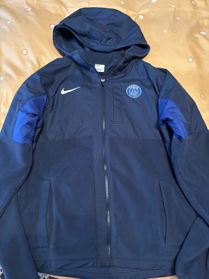 Nike paris μπουφάν