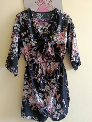 Playsuit floral Shein like new with half sleeves and front tie