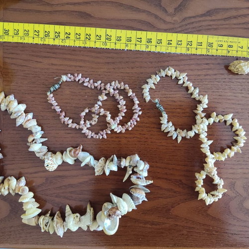 Sea shell jewelry set used, handmade, beige