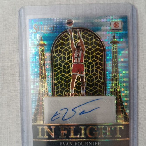 Evan Fournier In Flight Select basketball card, Olympiacos autograph