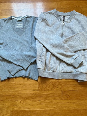 Pack of 2 gray sweaters like new, size S/M