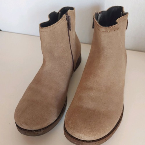Leather women's boots suede beige like new, size 37