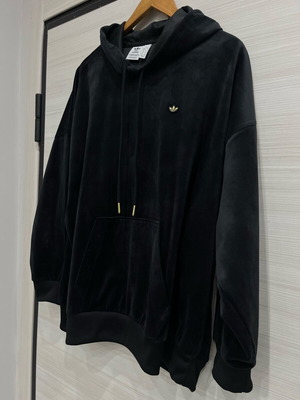 Women's sweatshirt