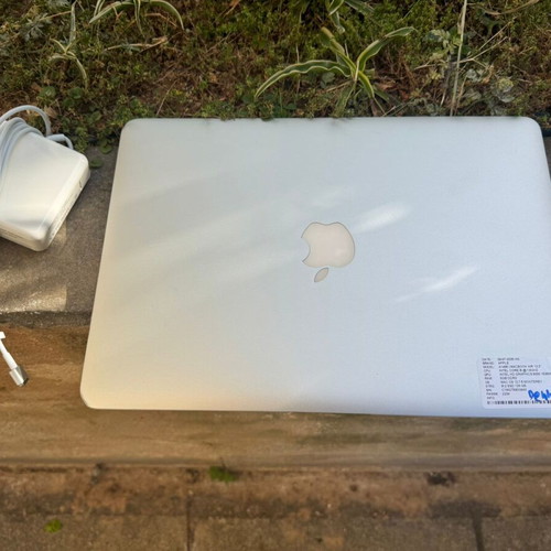 Apple MacBook Air 13.3” i5 8GB 128GB SSD macOS Monterey σαν καινούργιο