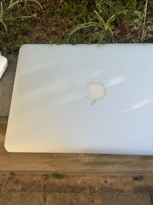 Apple MacBook Air 13.3” i5 8GB 128GB SSD macOS Monterey σαν καινούργιο