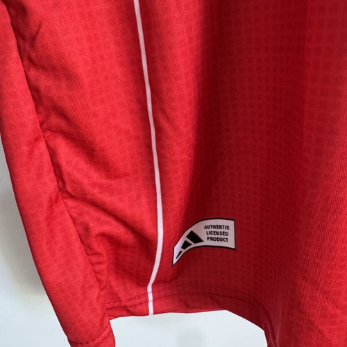 Salah Jersey #11 new, medium size
