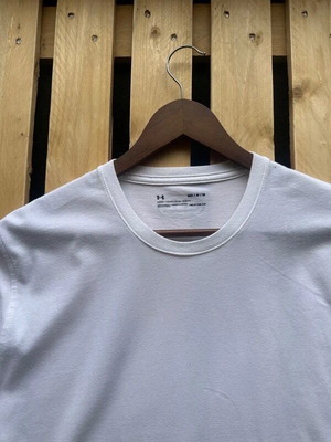 Under Armour HeatGear T-shirt medium white camo very good condition