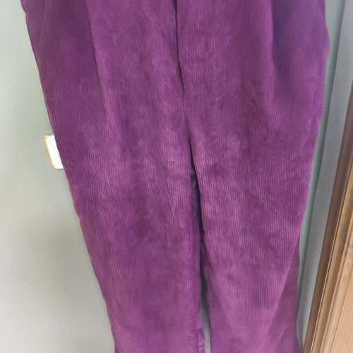 Women's purple corduroy pants new, size Medium