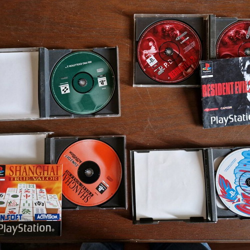 PlayStation (PS1) 4 classic games used, original Sony cases