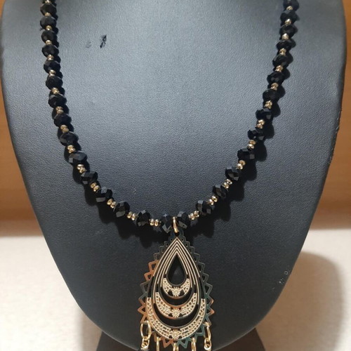 Necklace with black Austrian crystals and stainless steel pendant new