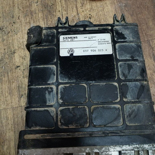 Computer ECU for VW Passat 1995 1.6 used, 037906025K, 5WP4207