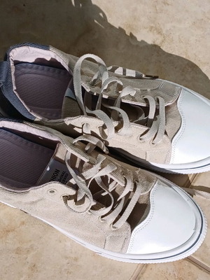 Men's fabric sports shoes like new, size 44, beige and white