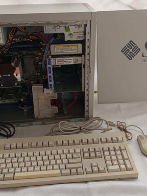Sun Ultra 24 with Intel Core 2 Quad Q6600 2.40GHz 1GB RAM like new with keyboard and mouse