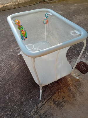Playpen bed used for infants up to 3 years, max 15 kg