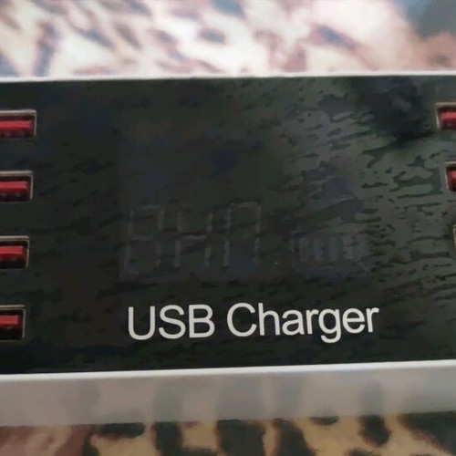 A9 Plus Multifunctional 8-Port USB Charger with LCD Digital Display like new