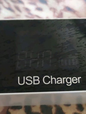 A9 Plus Multifunctional 8-Port USB Charger with LCD Digital Display like new
