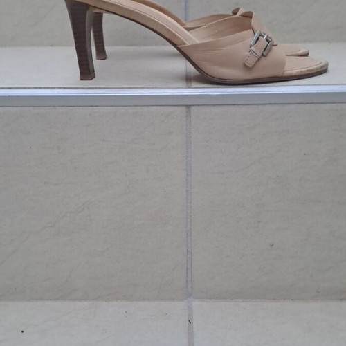 Nine West open-toe sandal used, size 39, beige, high heel