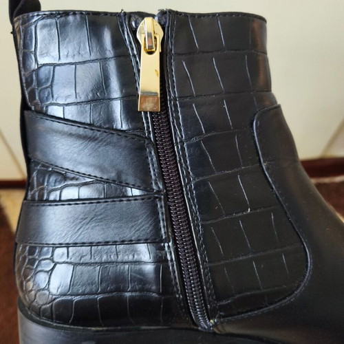 Zara women's ankle boots like new, black, size 40, faux leather