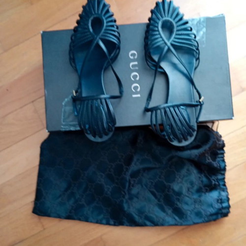 Gucci sandals size 36.5, black
