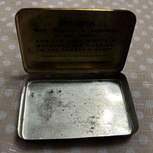Cyphoide collectible metal box used, English 60s