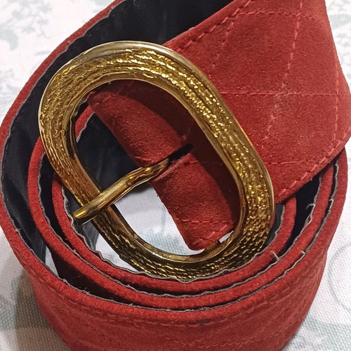Benetton velvet belt like new, leather inside, red
