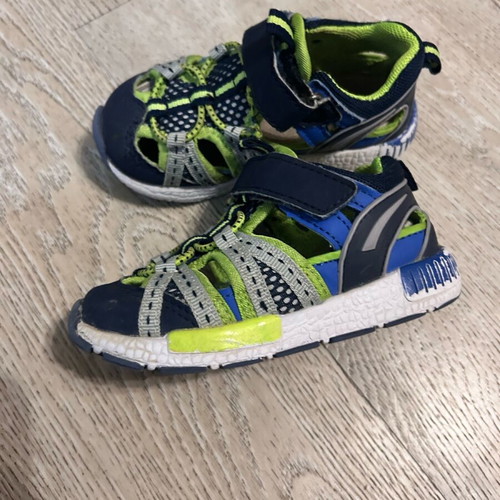 Sandals used, size 24, green