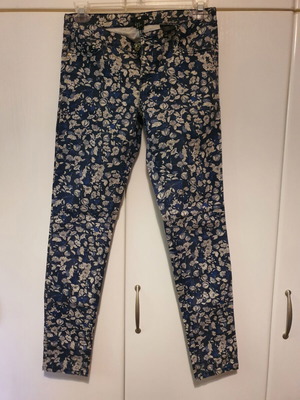 Floral Jeans H&M like new, slim fit, white and blue, size XL