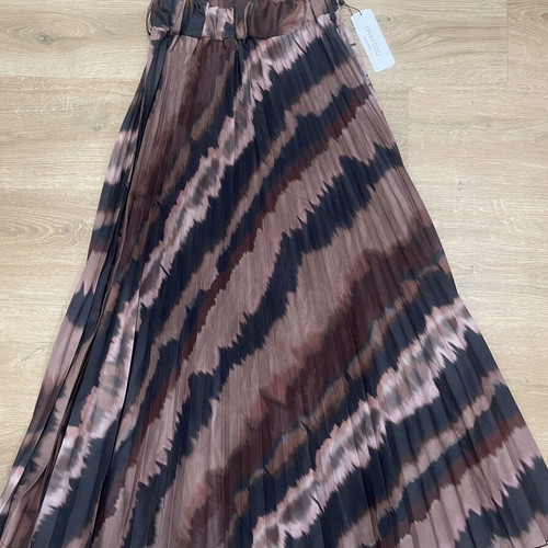 Celestino brown skirt size M, new with tag