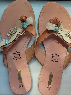 Leather flip-flops like new, size 39, beige and turquoise, mermaid design