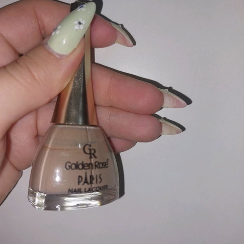Nail polish used, 70% full
