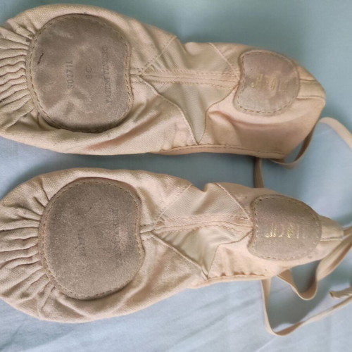 Bloch ballet shoes used, size 4C