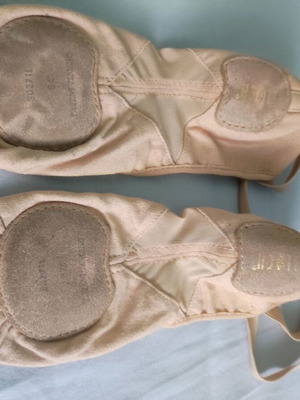 Bloch ballet shoes used, size 4C