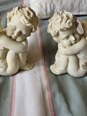 Casa Collection angel figurines two, like new