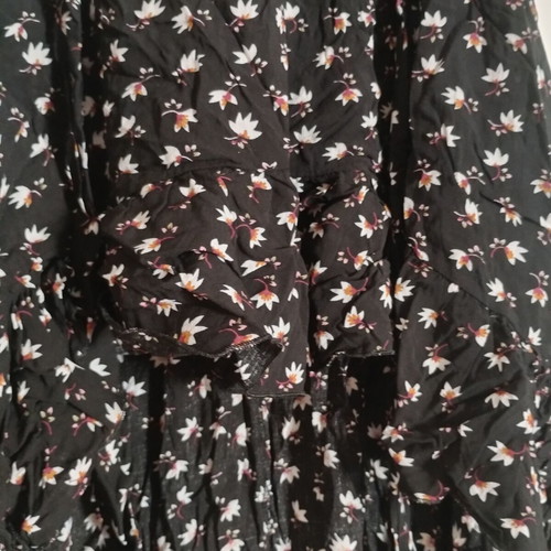Asymmetrical skirt with floral pattern
