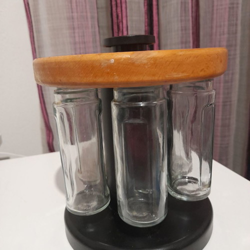 Leifheit spice rack used with 6 jars, rotating