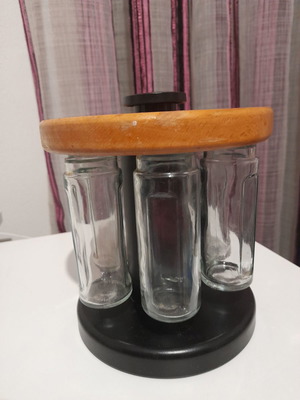 Leifheit spice rack used with 6 jars, rotating