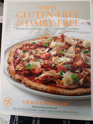 Βιβλίο συνταγών Simple gluten and dairy free σαν καινούργιο