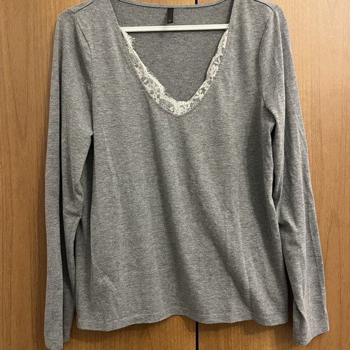 Chicorée Gray Blouse with Lace Size L Like New