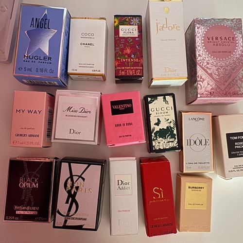 Mini perfume boxes like new, assorted packaging