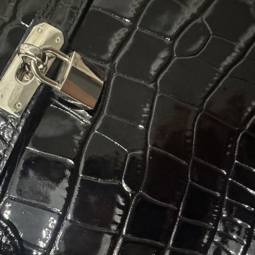 Handbag used, black with multiple inner pockets