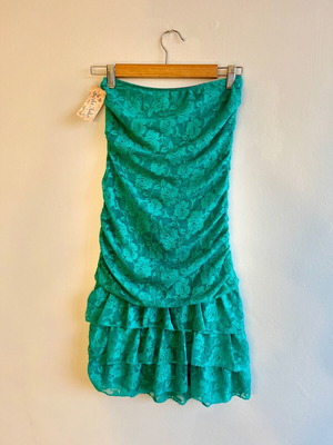 Рокля Moda Italia дантелена зелена XS/S нова