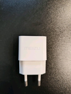 Charger 220V like new