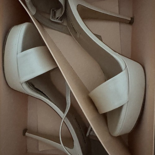 Fratelli Karida Off White sandals size 40 like new