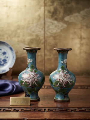 Βίντατζ κινεζικές βάζες cloisonné με σμάλτο και λουλούδια, ζευγάρι 17εκ μεταχειρισμένες